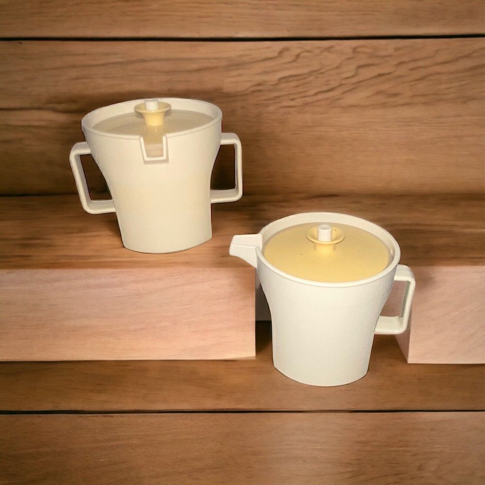 VINTAGE TUPPERWARE CREAMER #1414-5 & SUGAR #1415-6, BEIGE W/HARVEST GOLD LIDS!